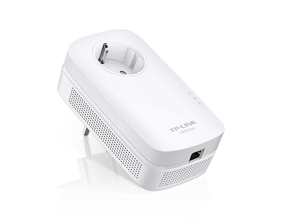 TP‑Link AV1200 Gigabit Passthrough Powerline Adapter – HomePlug AV2, 2×2 MIMO, Gigabit Port, Integrated Power Socket